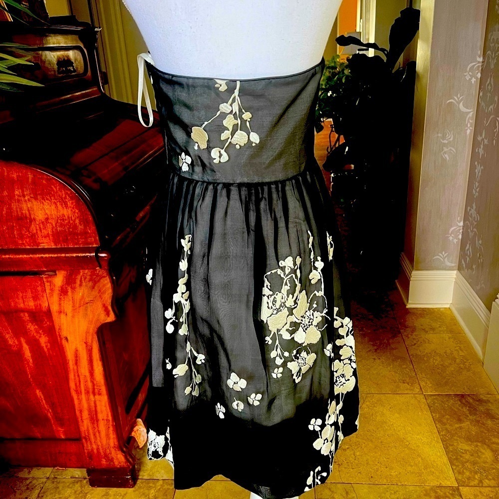 White House black market sleeveless cocktail dress size 6, beautiful embroidered - Picture 12 of 16